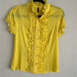 San Joy Woman Yellow Short Sleeve Ruffled Blouse, Size Small